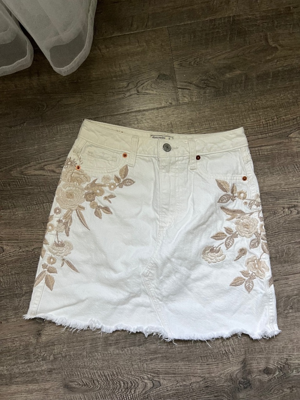 White denim skirt